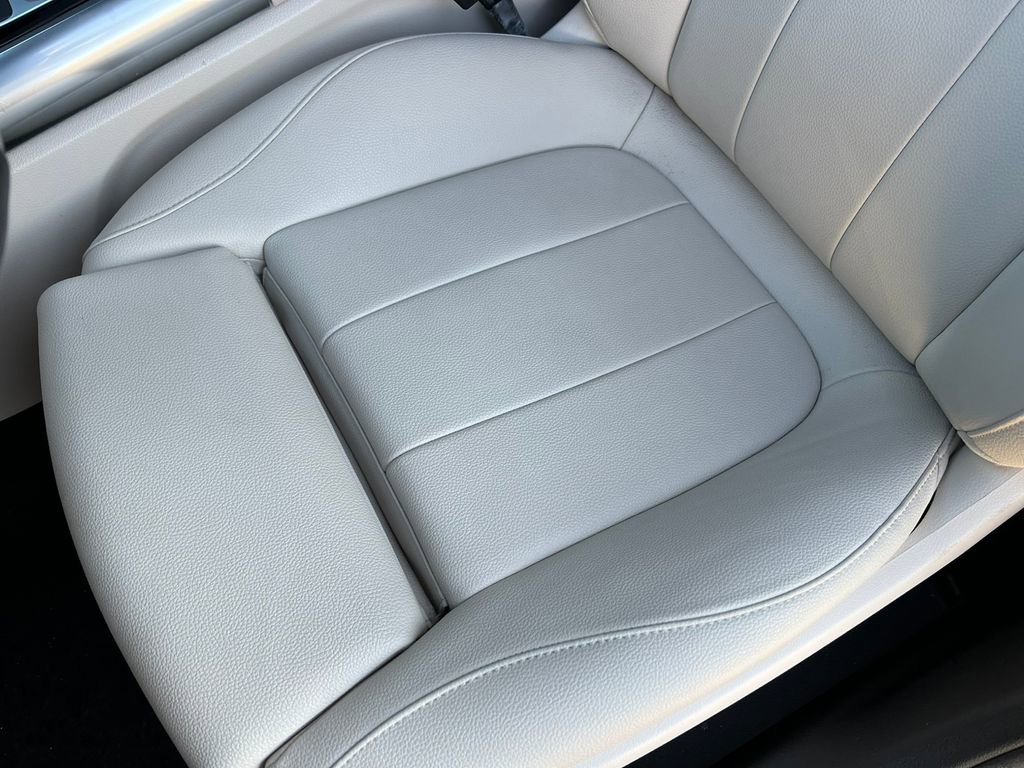 Used 2025 Mercedes-Benz GLA 250 4MATIC image 12