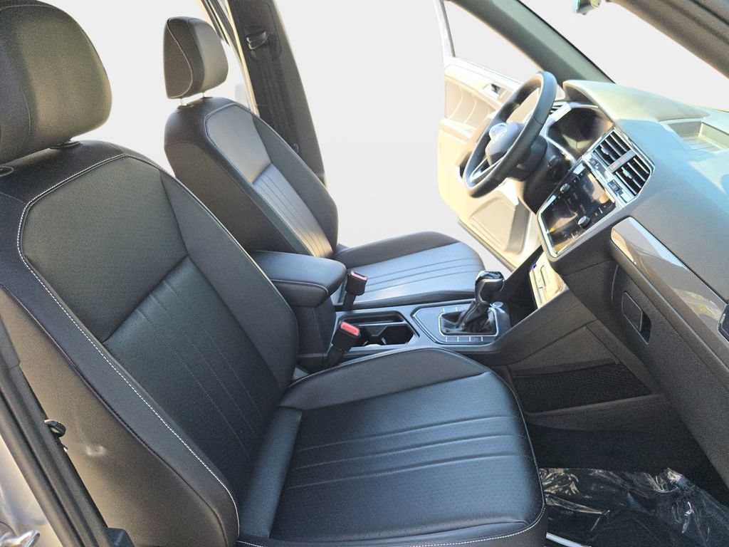 Used 2022 Volkswagen Tiguan SE R-Line FWD image 12