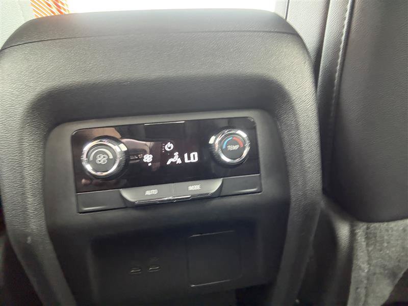 Used 2025 Chevrolet Traverse LT AWD/4WD image 27