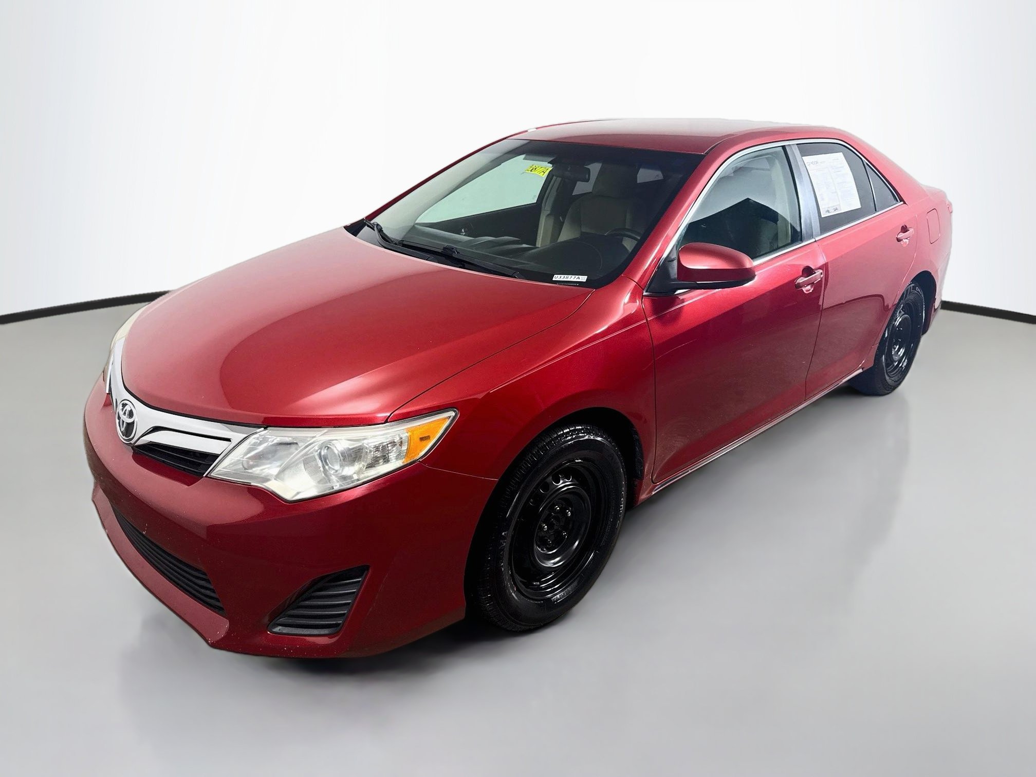 Used 2013 Toyota Camry LE FWD image 3