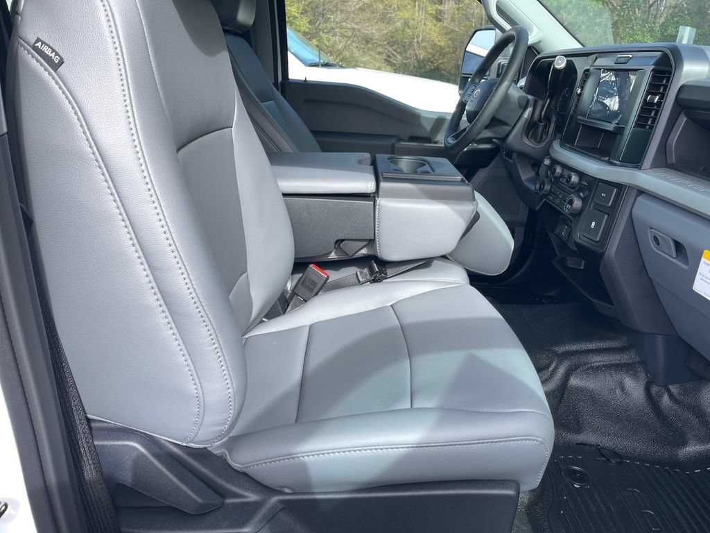 New 2026 Ford F450 XL w/ XL Chrome Package RWD image 14