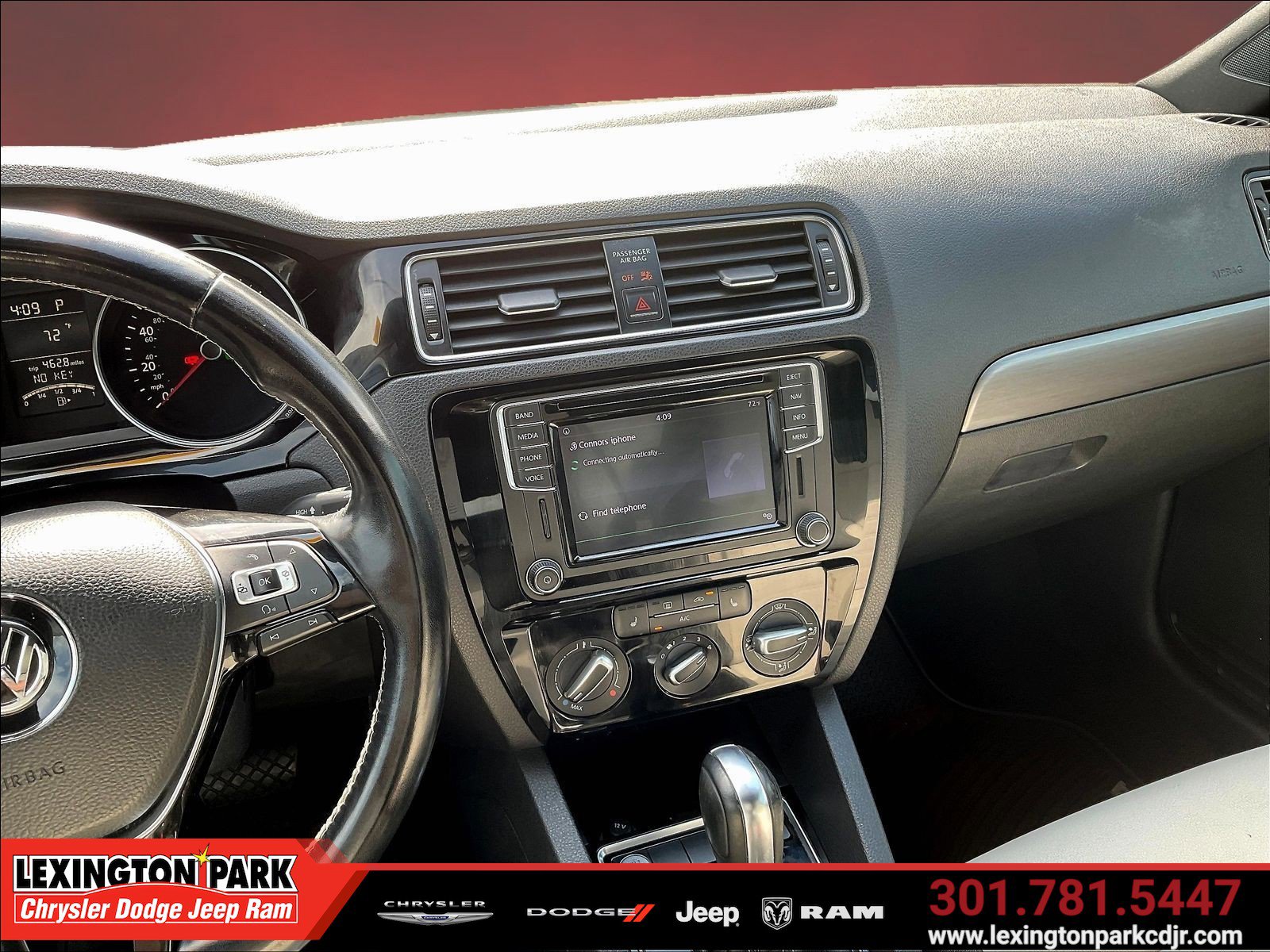 Used 2017 Volkswagen Jetta Sport FWD image 9