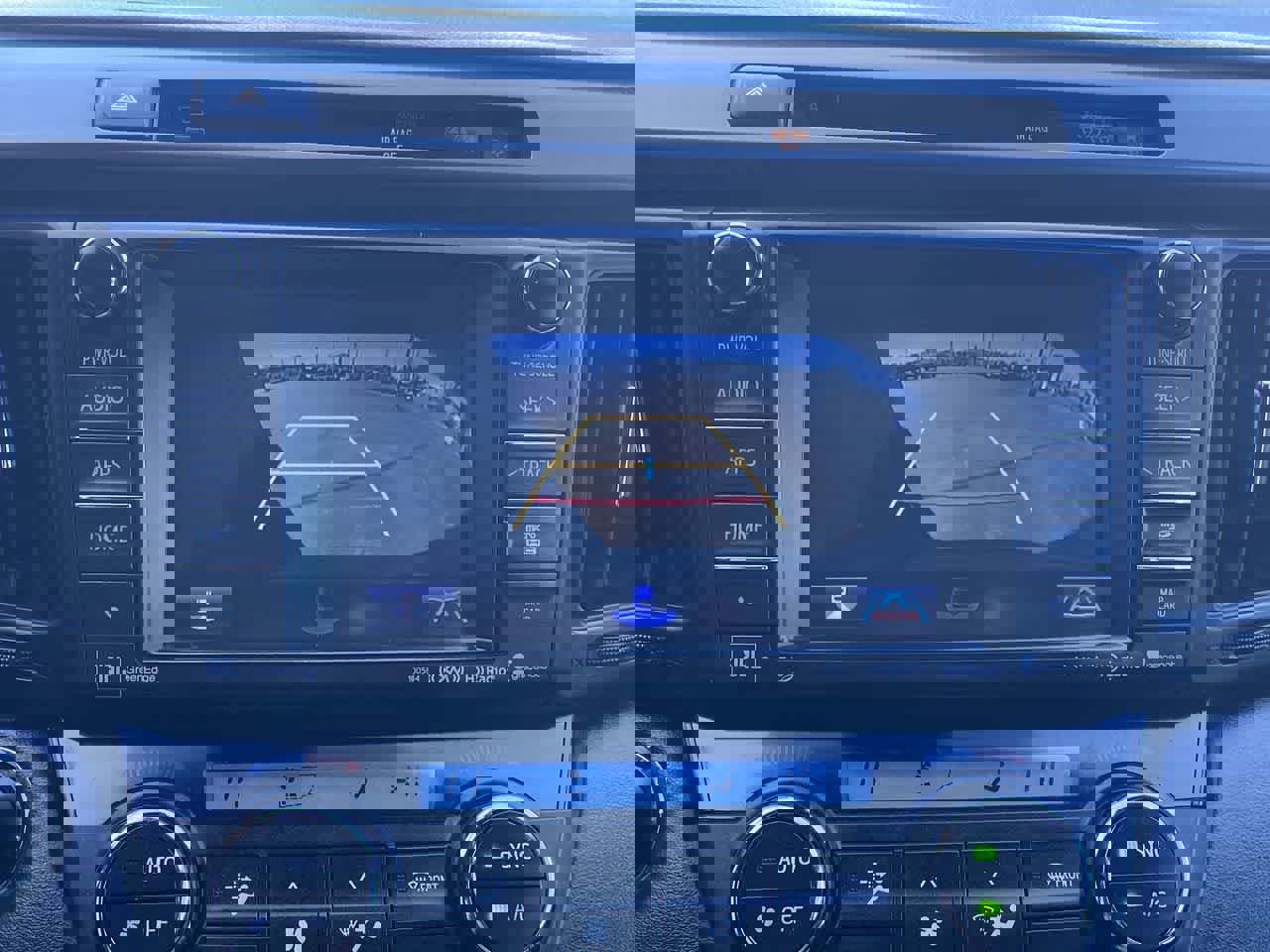 Certified 2018 Toyota RAV4 SE w/ Advanced Technology Package image 17