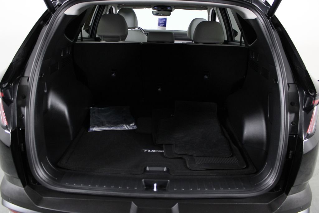 Certified 2025 Hyundai Tucson Limited image 17