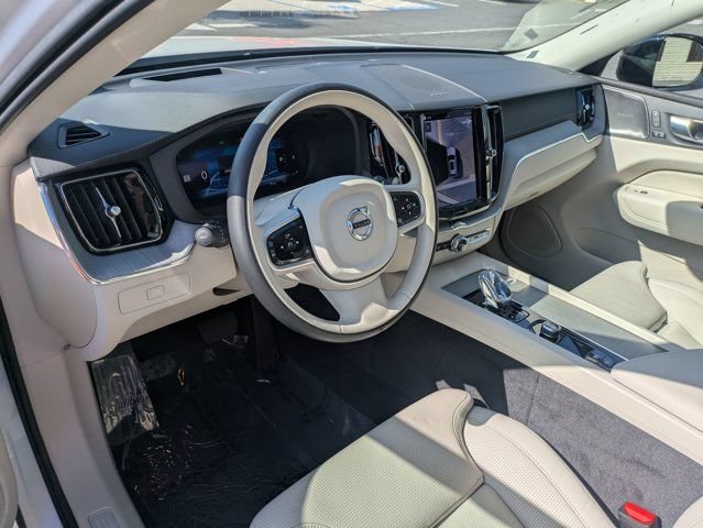 Used 2025 Volvo XC60 B5 Ultra w/ Protection Package Premier AWD/4WD image 12
