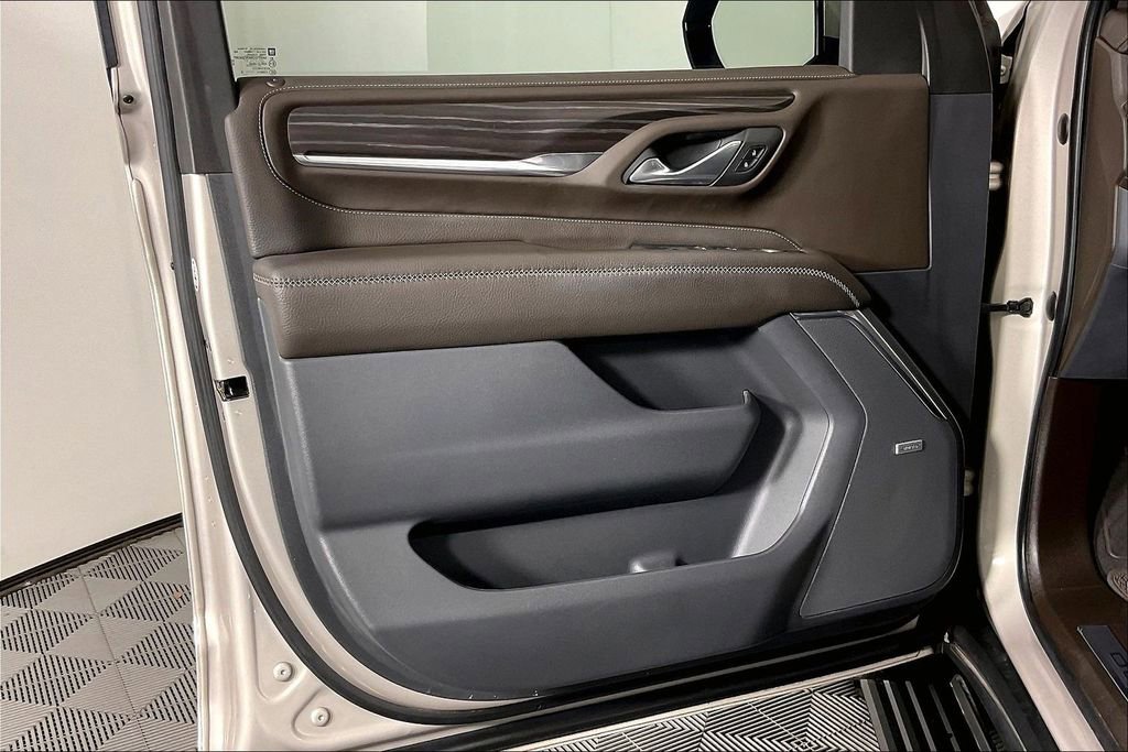 Used 2022 GMC Yukon Denali w/ Denali Premium Package image 25