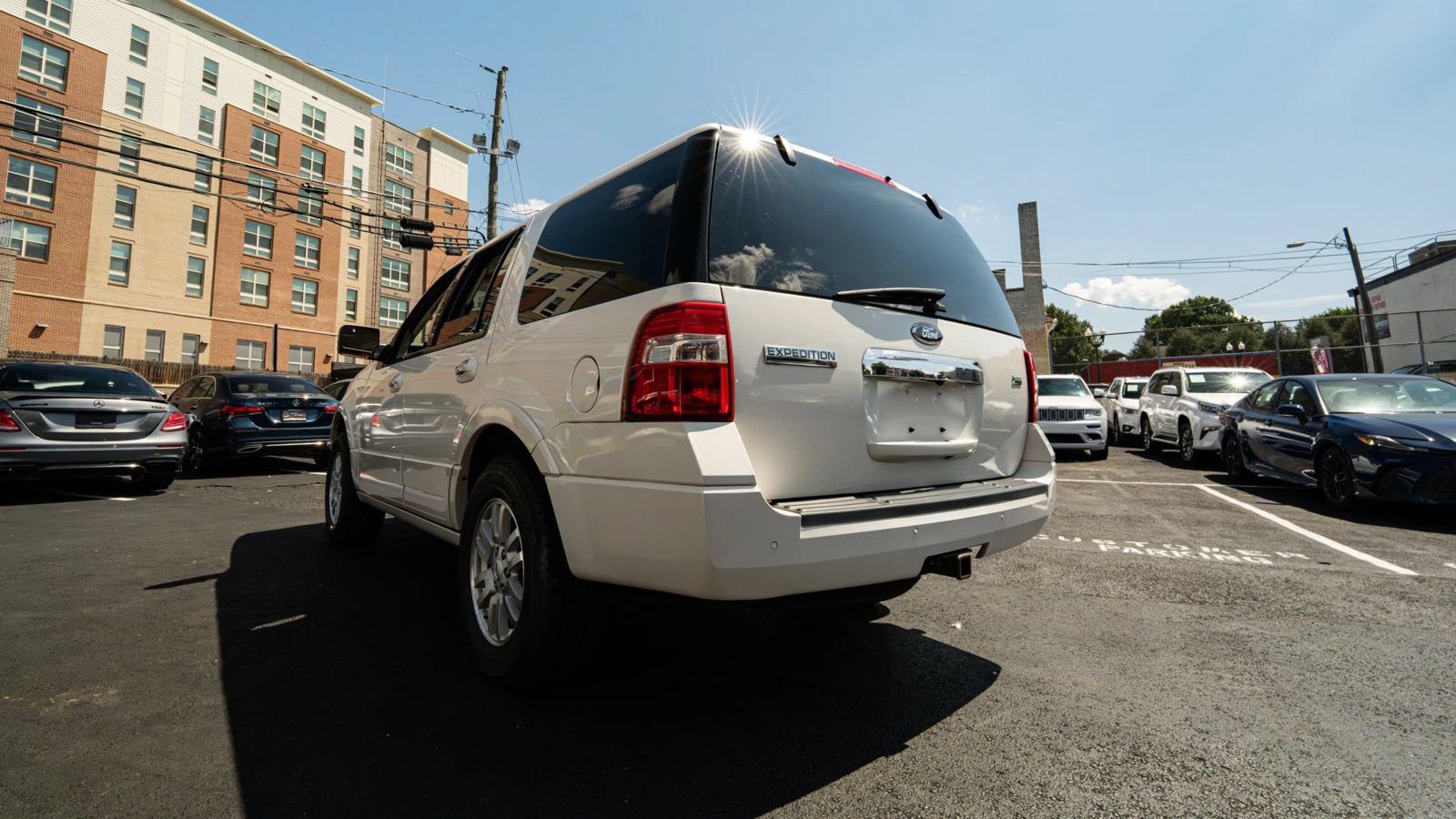 Used 2014 Ford Expedition Limited w/ Equipment Group 301A AWD/4WD image 6