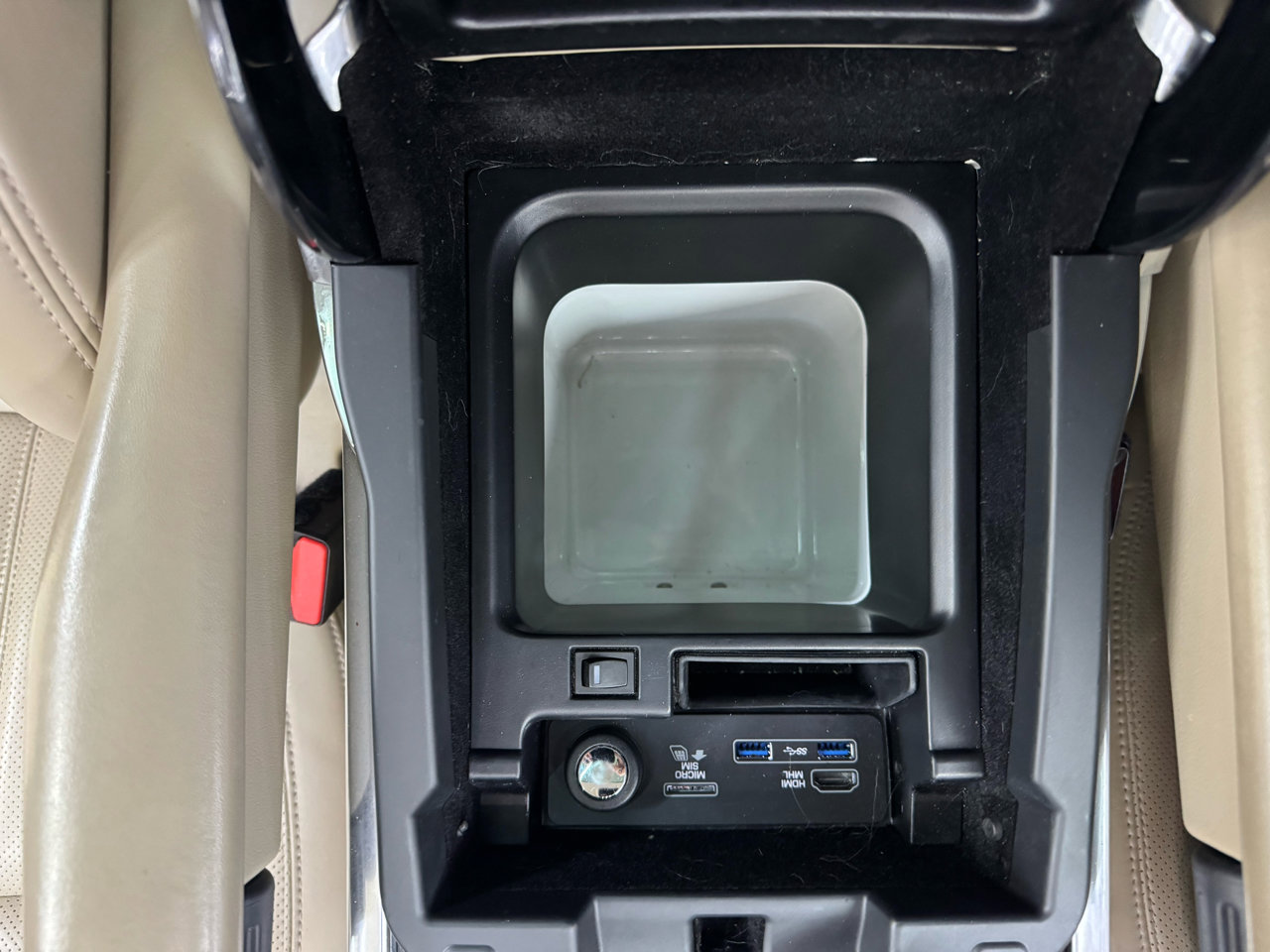 Used 2017 Land Rover Range Rover Sport HSE image 29