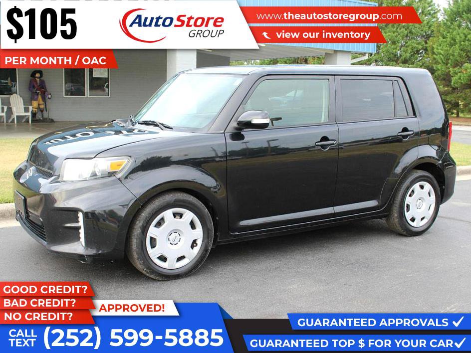 Used 2014 Scion xB FWD image 2