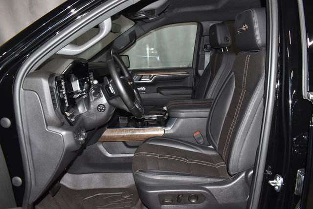 Used 2023 Chevrolet Silverado 1500 High Country w/ Technology Package image 13