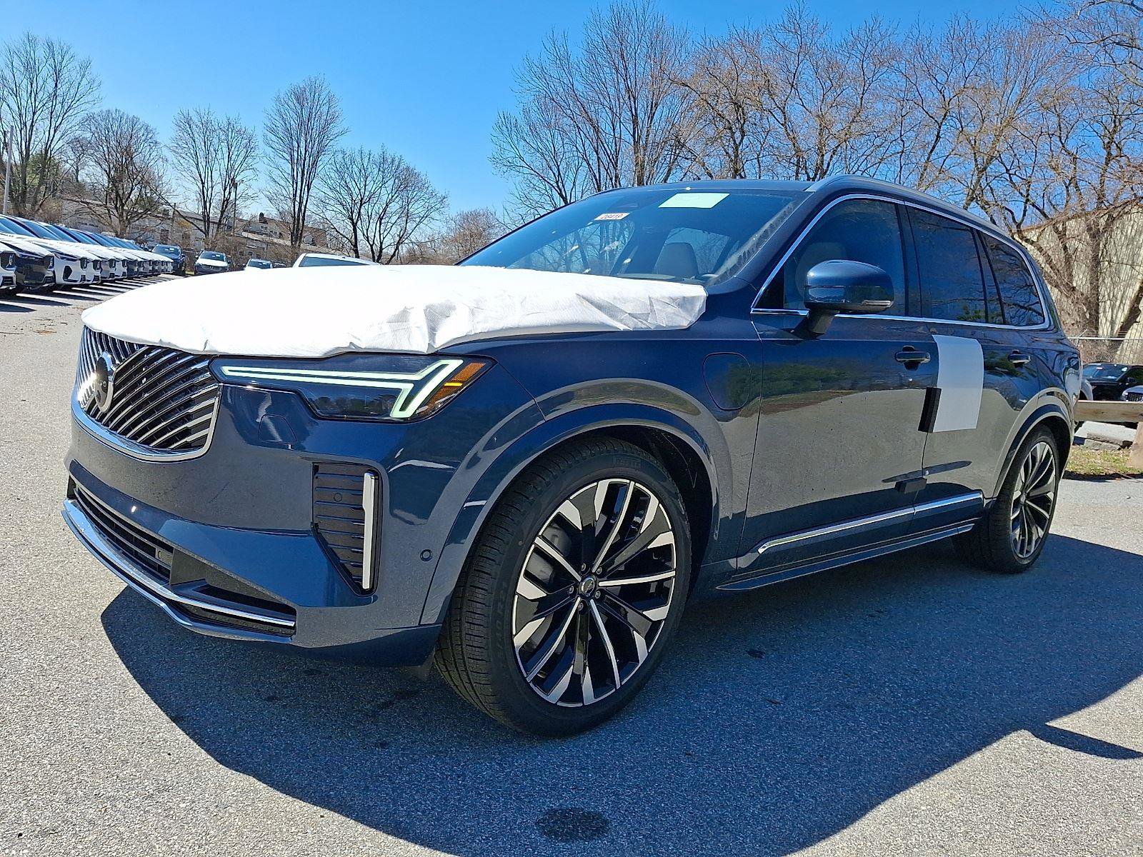 New 2026 Volvo XC90 T8 Ultra w/ Lounge Package image 2