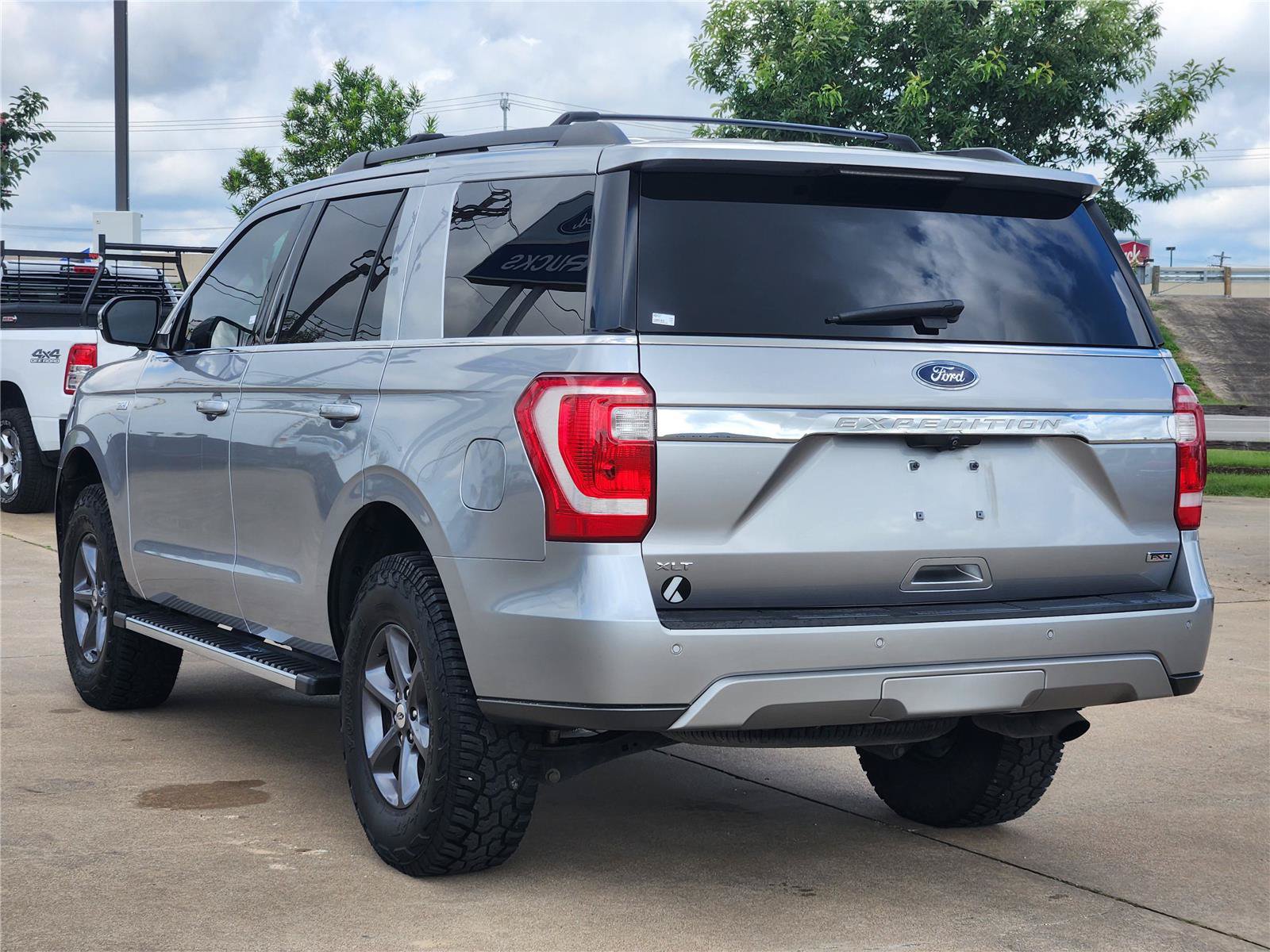 Used 2021 Ford Expedition XLT AWD/4WD image 10