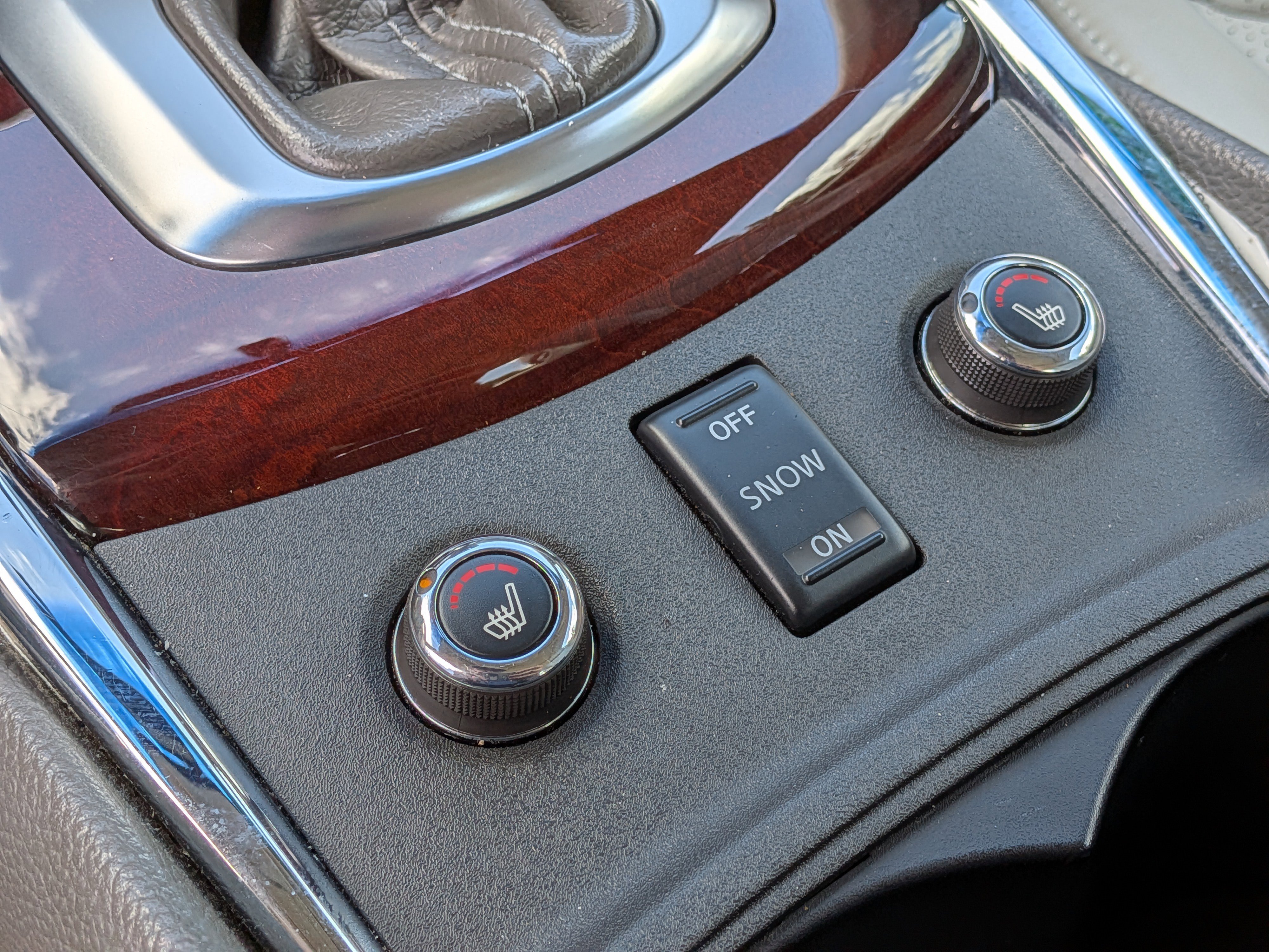 Used 2010 INFINITI G37 x w/ Premium Pkg image 29