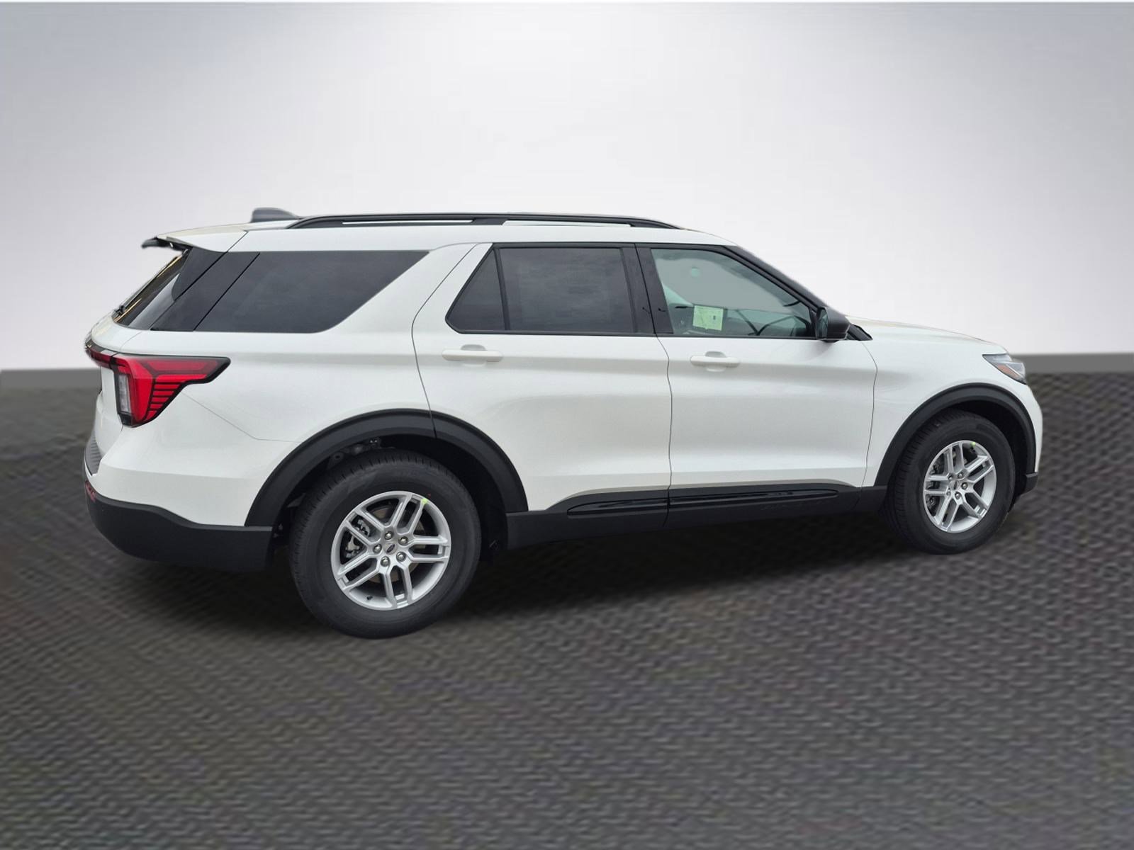 New 2026 Ford Explorer Active image 4