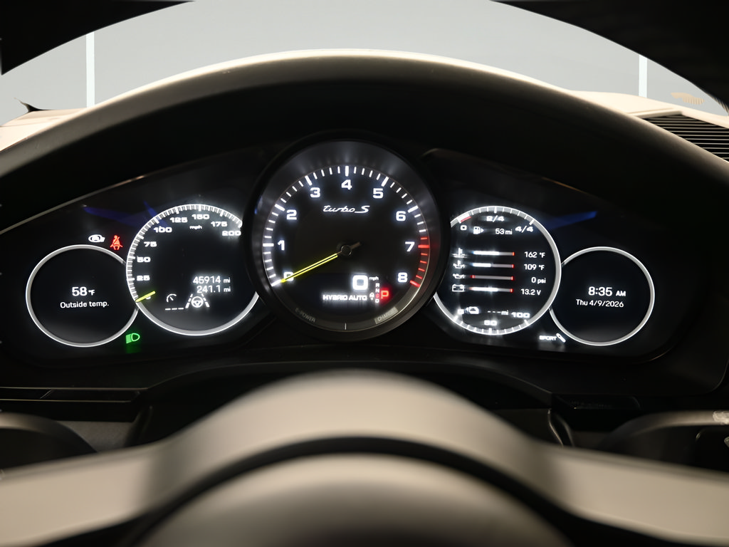 Certified 2022 Porsche Cayenne Turbo S AWD/4WD image 18