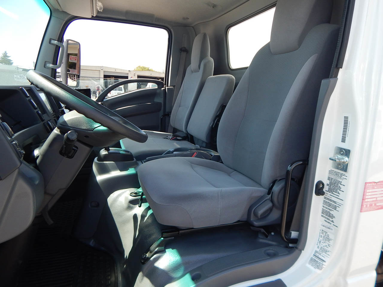 Used 2021 Isuzu NPR image 17