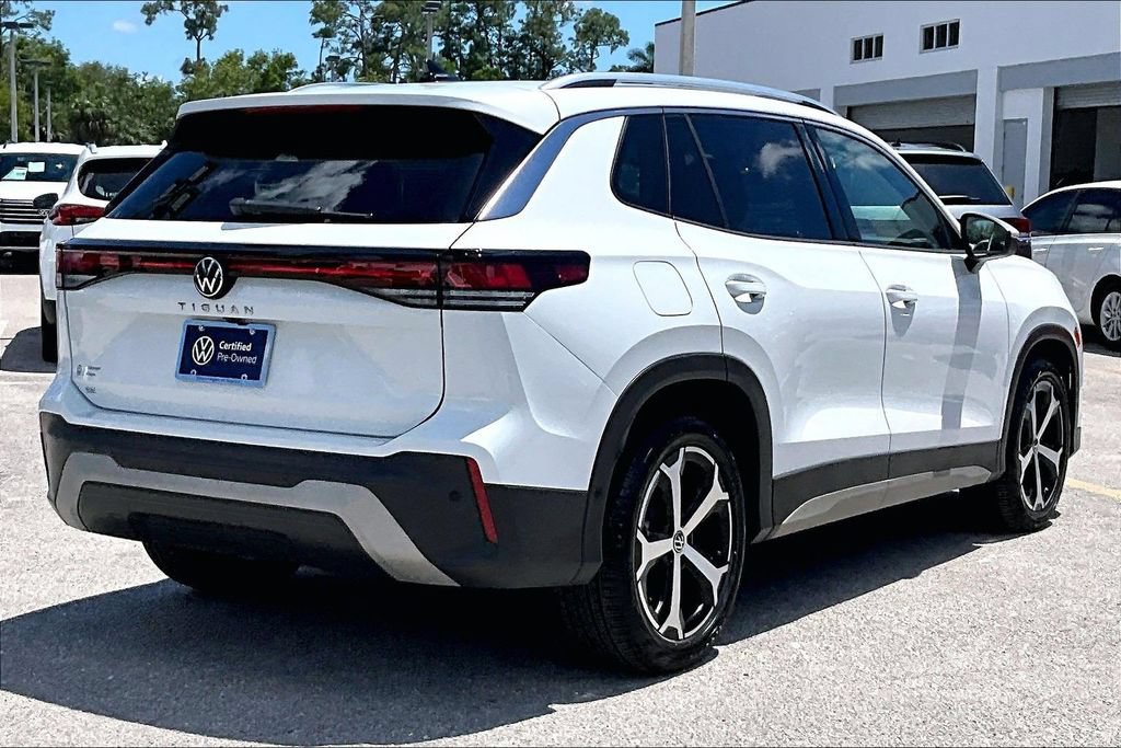 Certified 2026 Volkswagen Tiguan SE w/ Panoramic Sunroof Package FWD image 5