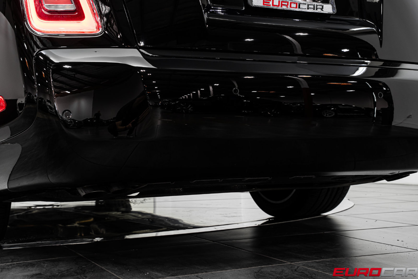 Used 2022 Rolls-Royce Phantom Sedan RWD image 22