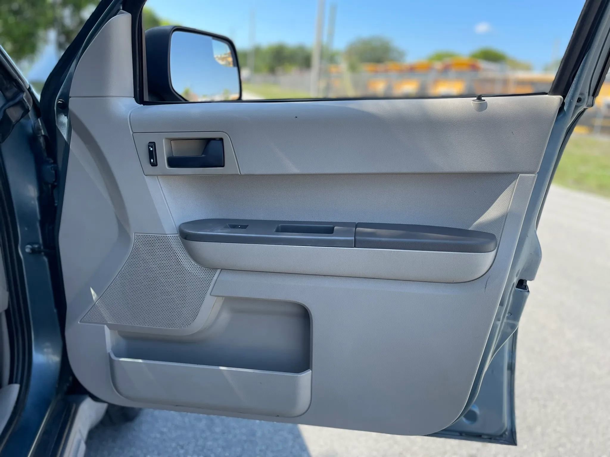 Used 2010 Ford Escape XLS FWD image 30