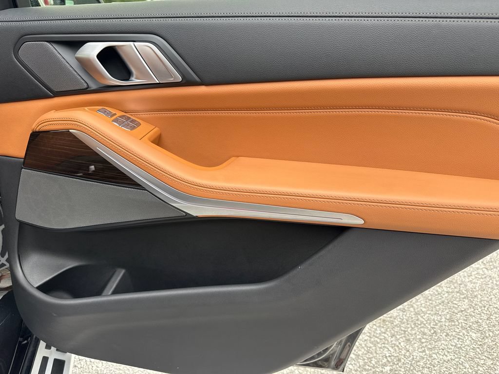 Used 2019 BMW X7 xDrive40i w/ Premium Package AWD/4WD image 16