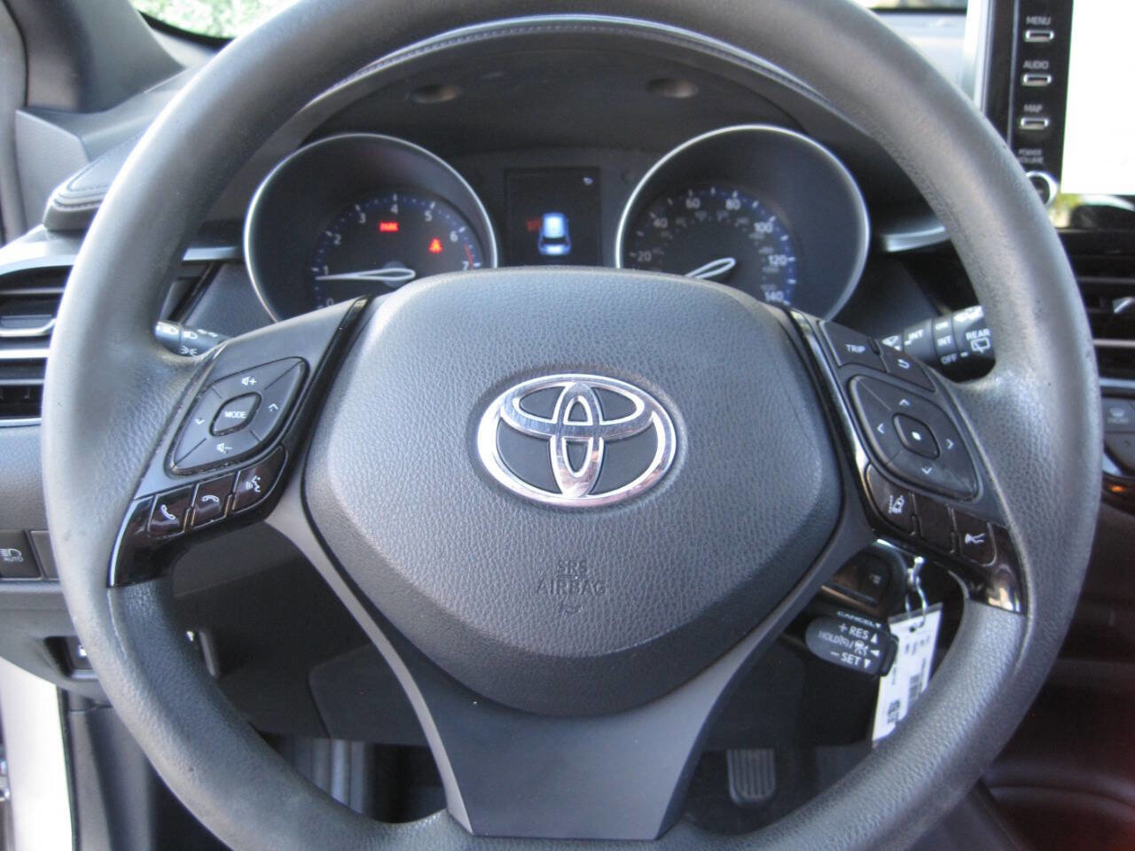 Used 2019 Toyota C-HR LE image 31