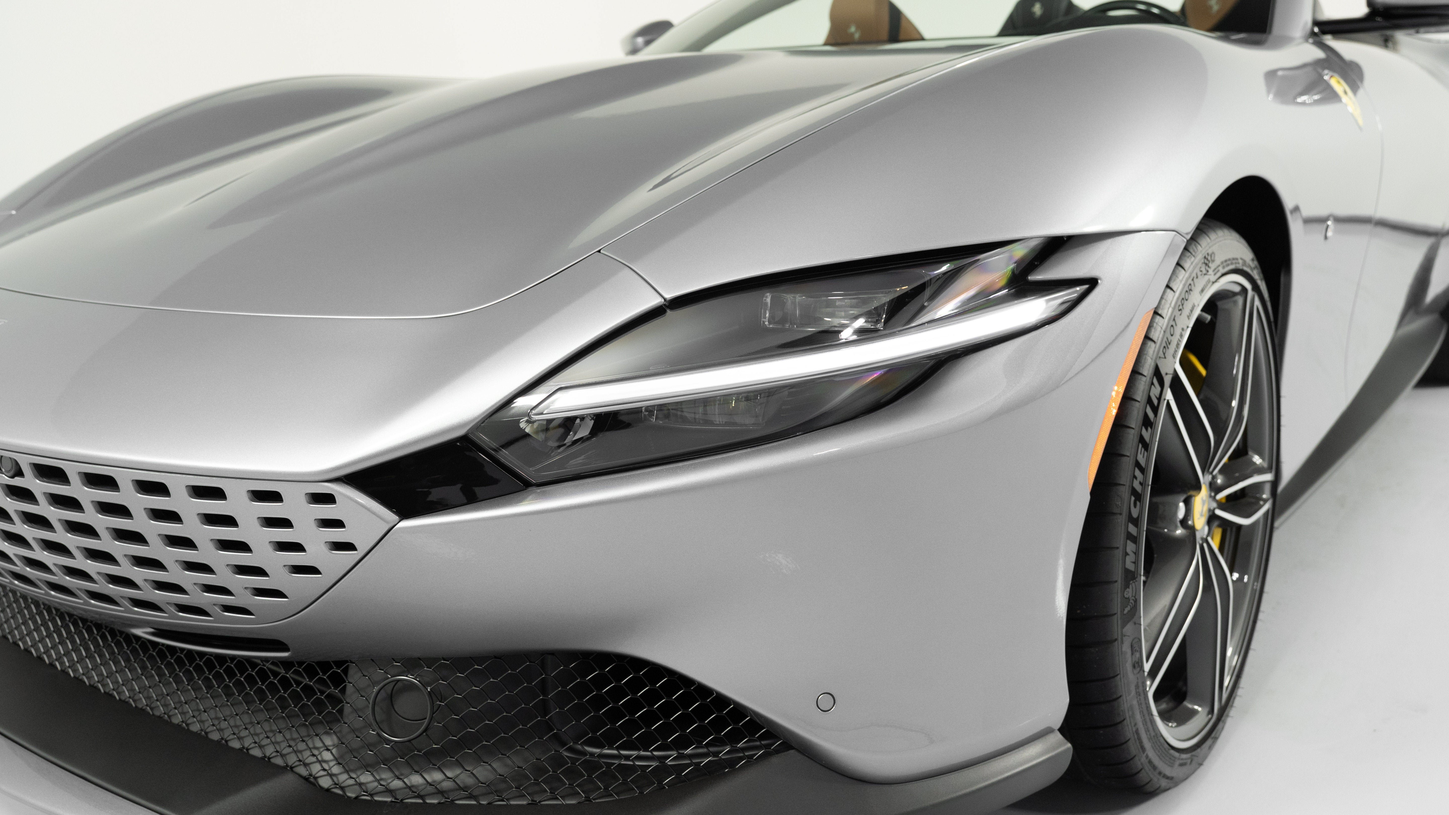 Certified 2025 Ferrari Roma Spider RWD image 14
