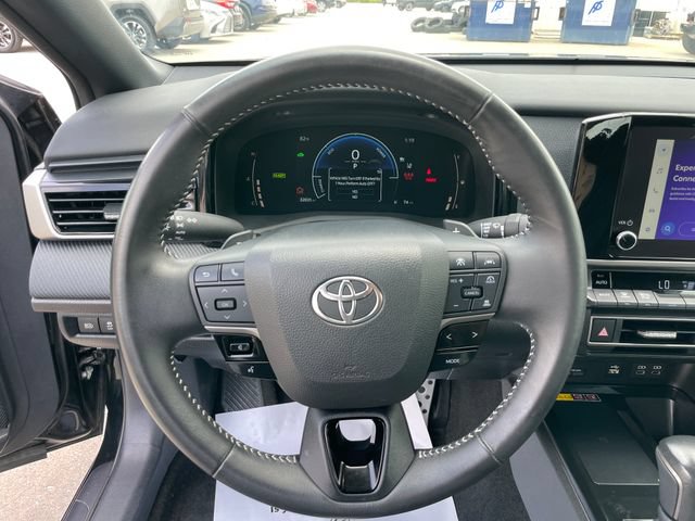 Used 2025 Toyota Camry SE FWD image 25