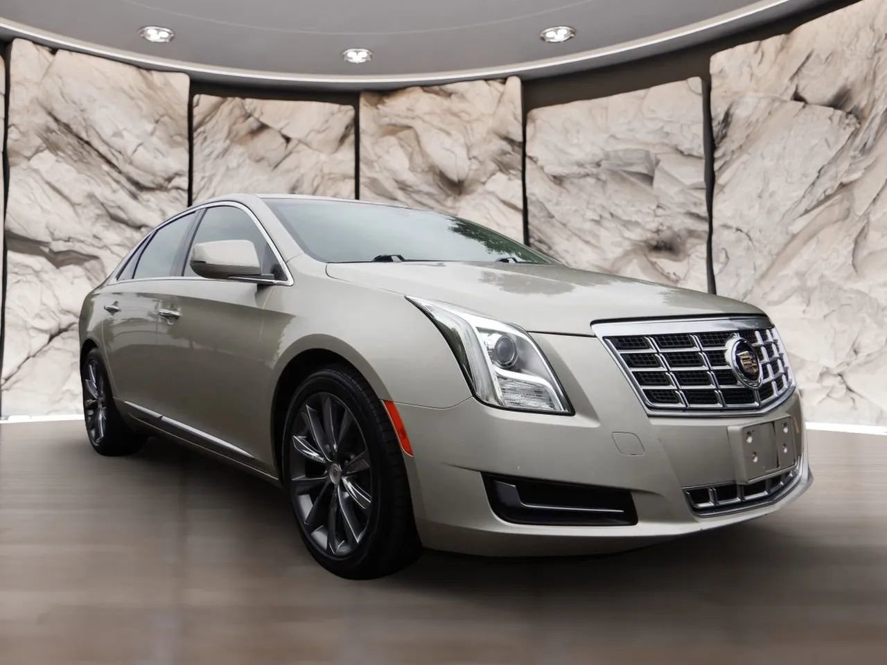 Used 2013 Cadillac XTS image 1