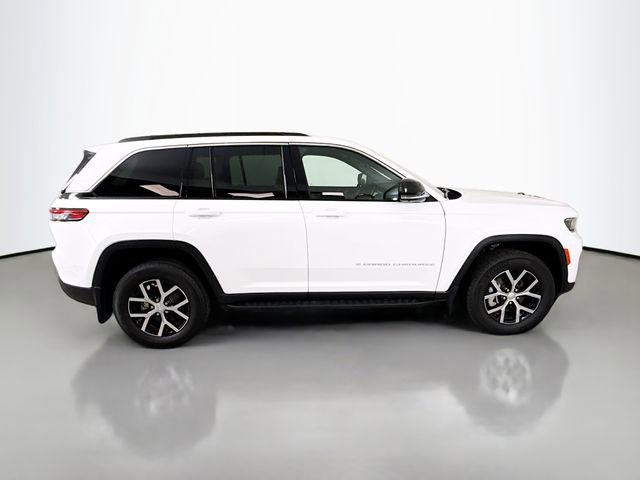 Used 2025 Jeep Grand Cherokee Limited w/ Luxury Tech Group II image 8
