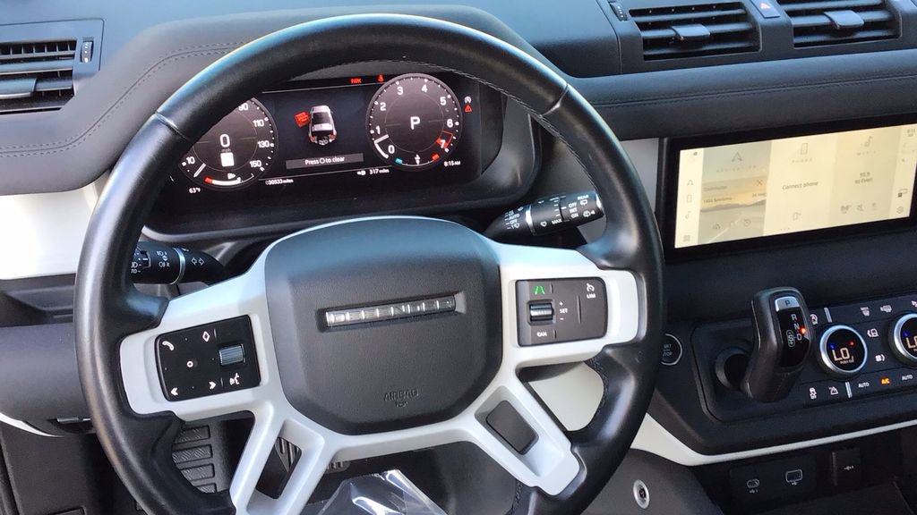 Used 2023 Land Rover Defender 90 SE image 24