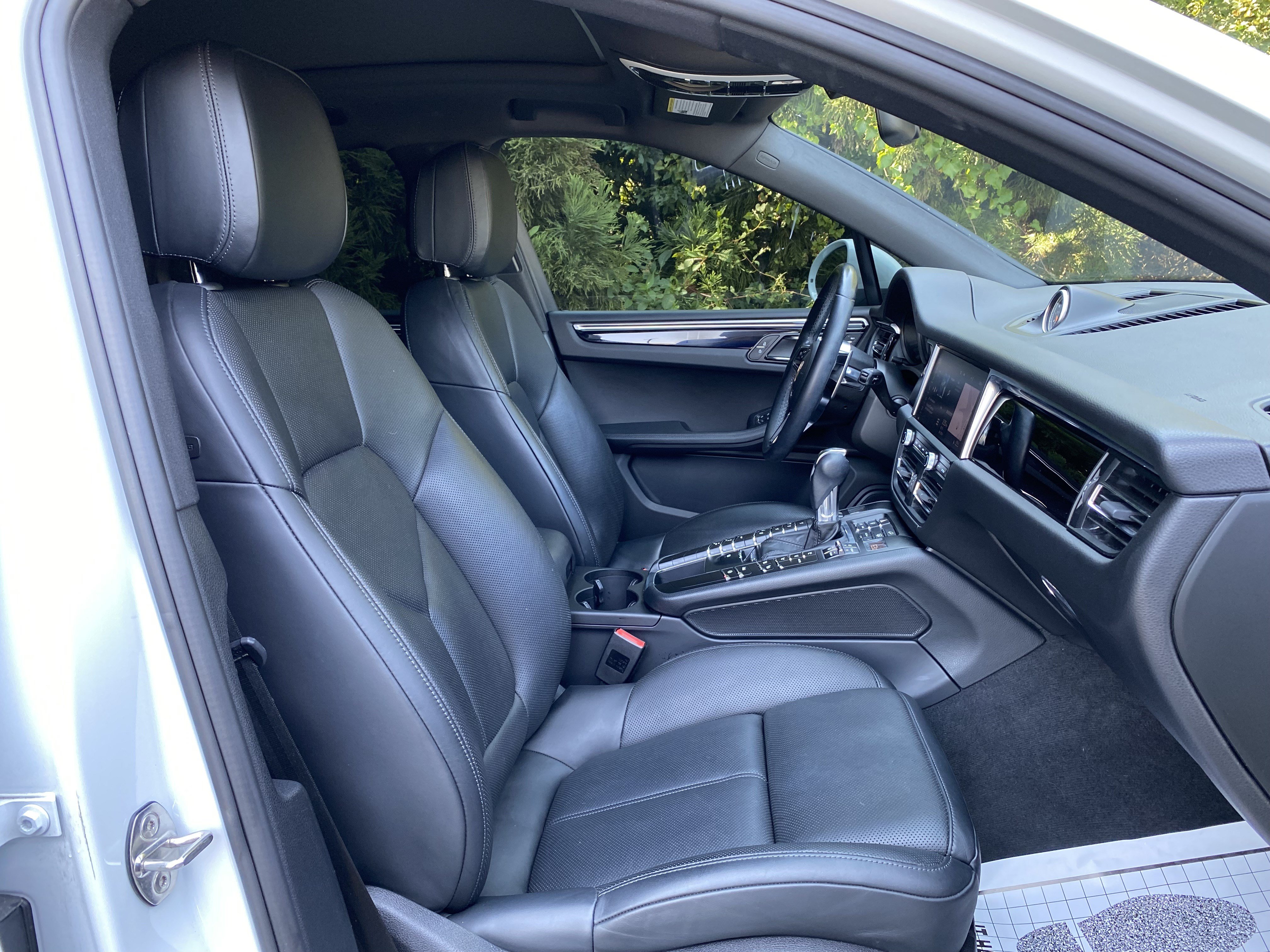Used 2020 Porsche Macan S AWD/4WD image 32