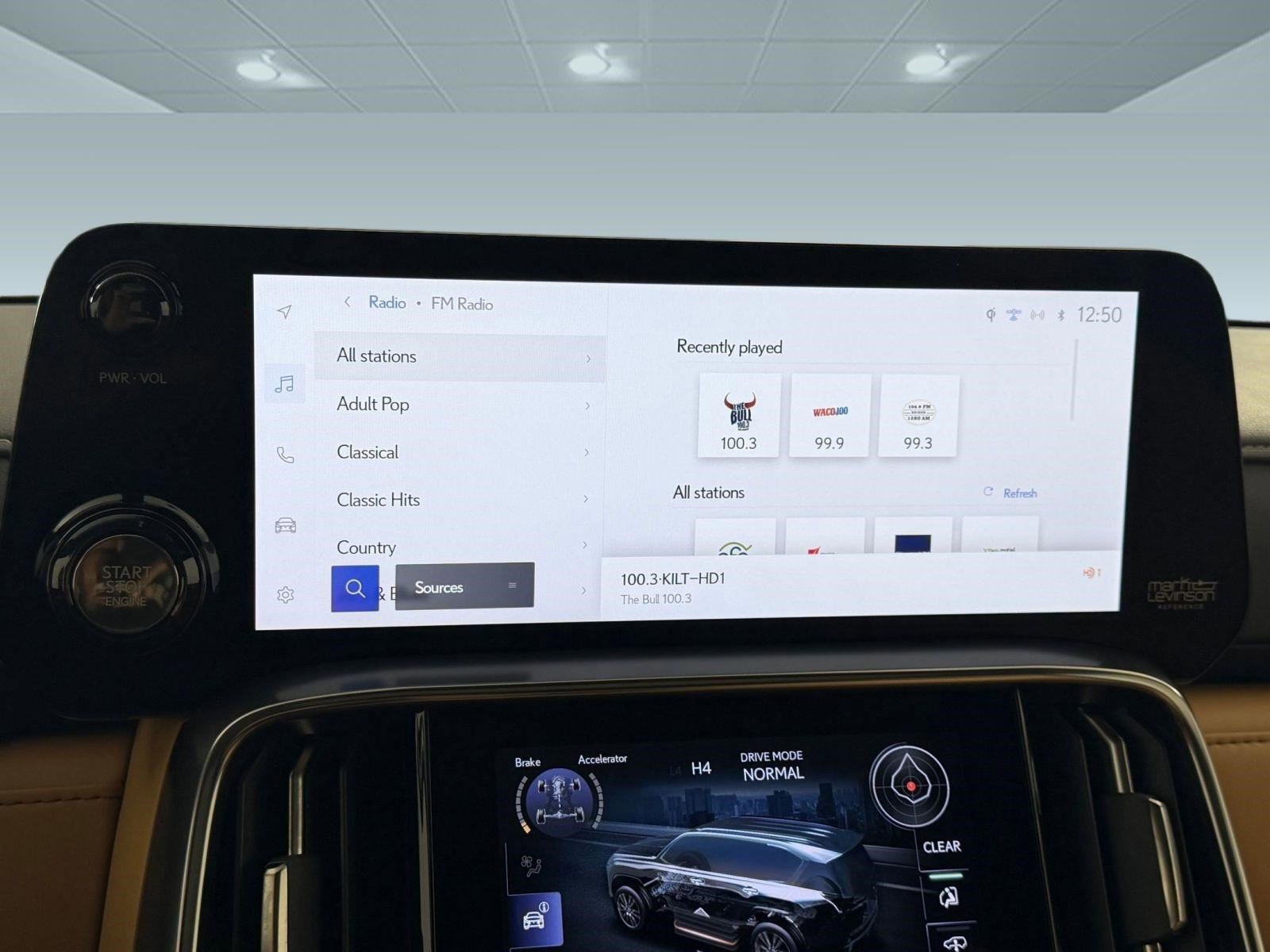 Used 2024 Lexus LX 600 4WD w/ Luxury Package image 26