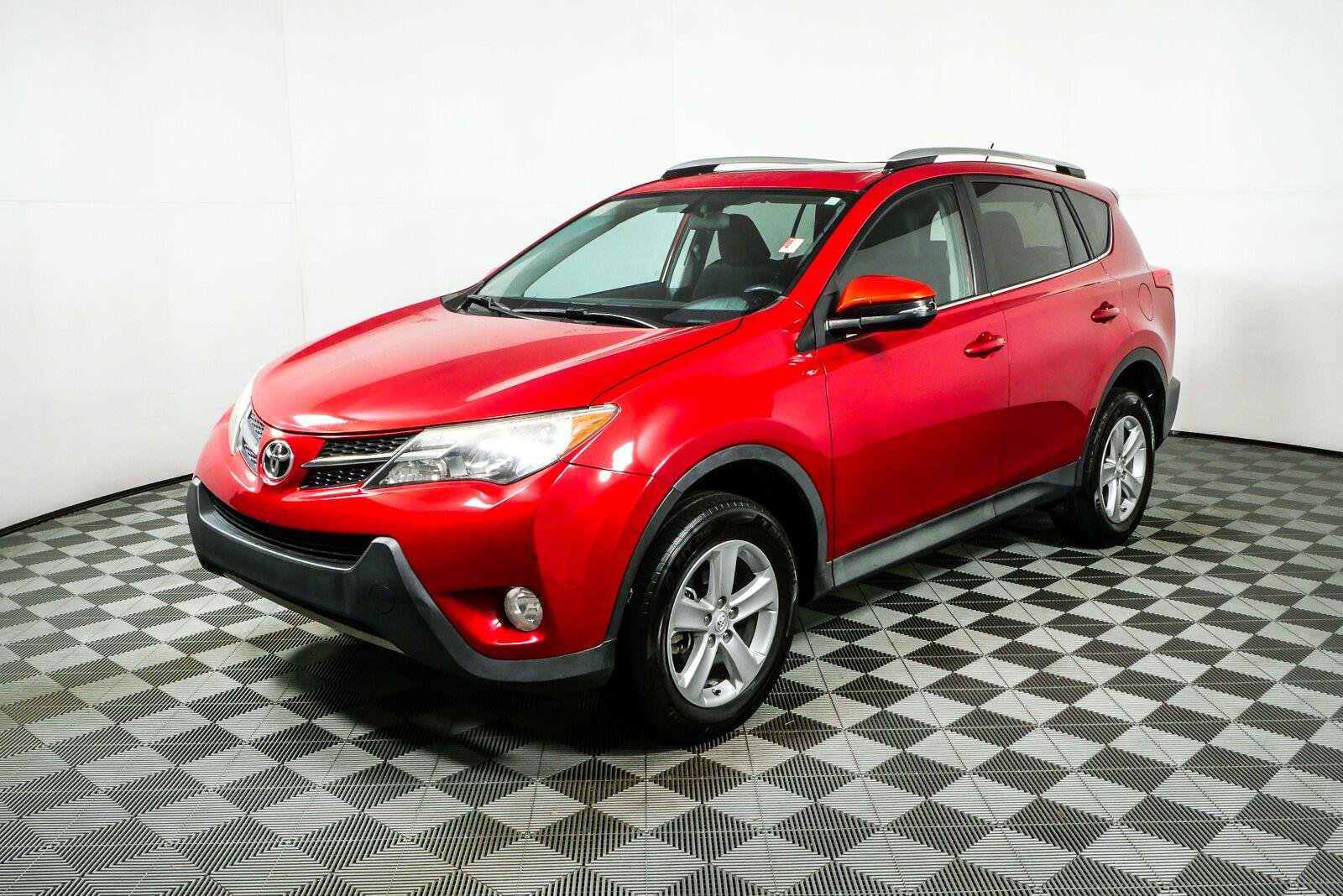 Used 2013 Toyota RAV4 XLE FWD image 23