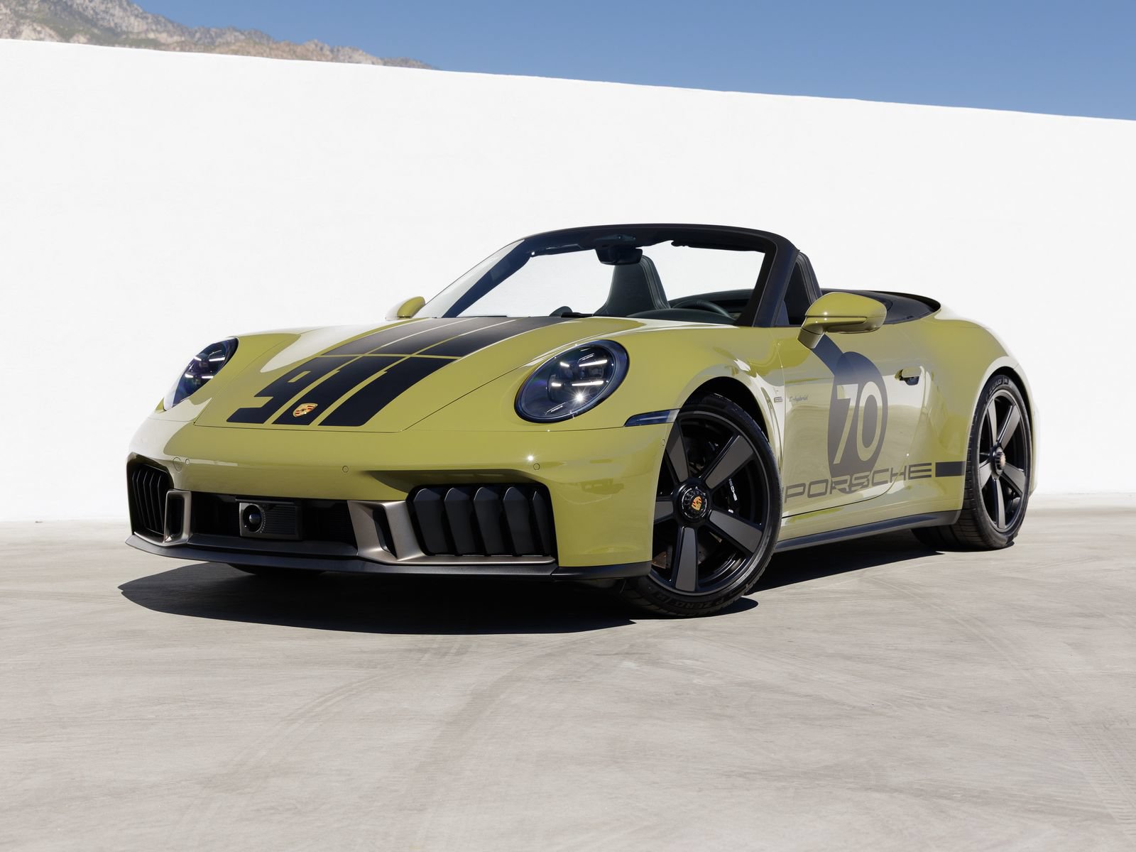 New 2026 Porsche 911 GTS RWD image 1
