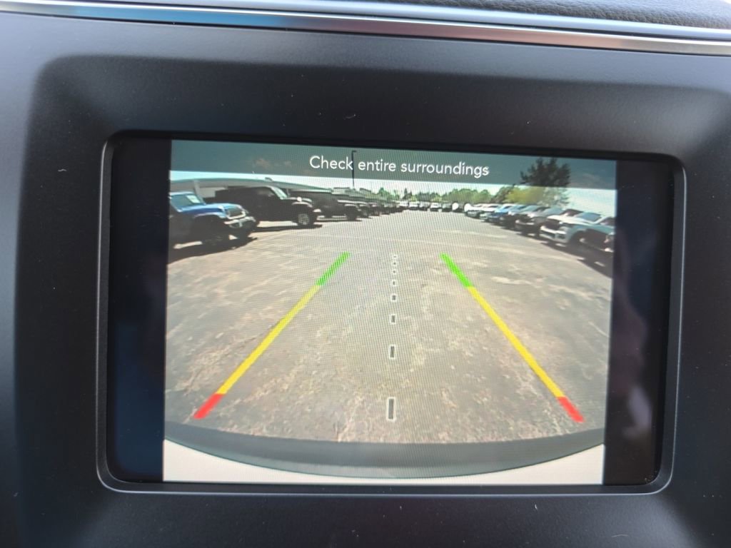 Used 2021 Jeep Cherokee Latitude Plus AWD/4WD image 18