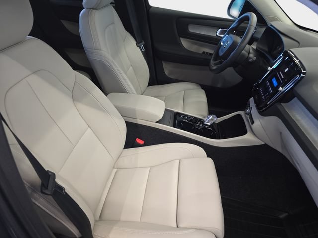 Used 2026 Volvo XC40 B5 Ultra w/ Climate Package AWD/4WD image 12