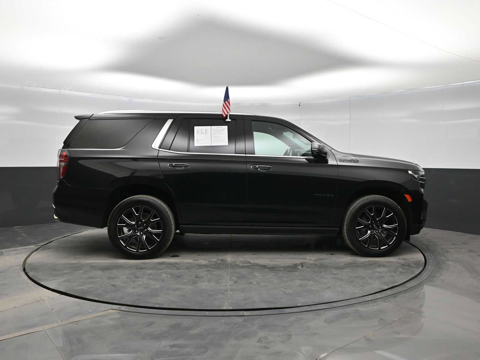 Used 2023 Chevrolet Tahoe High Country AWD/4WD image 9