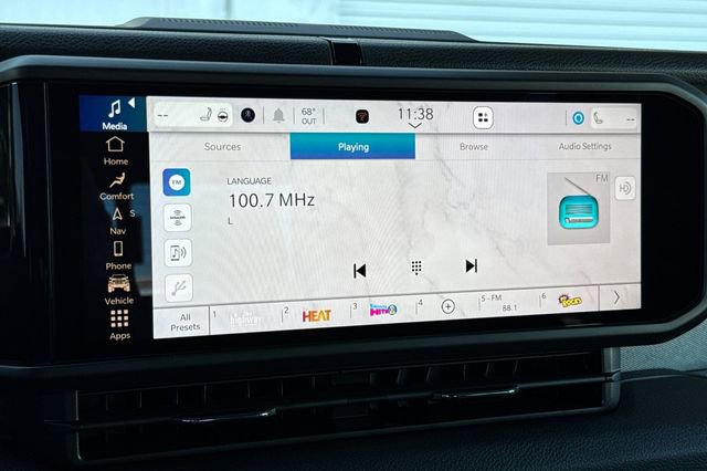 New 2025 Jeep Gladiator Sport AWD/4WD image 17