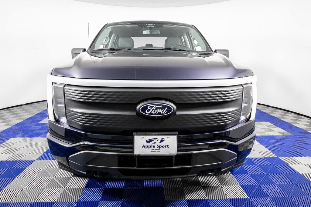 Used 2025 Ford F150 Lightning XLT image 2