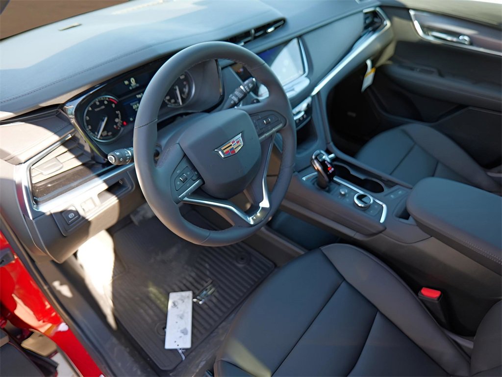 New 2025 Cadillac XT6 Luxury image 8