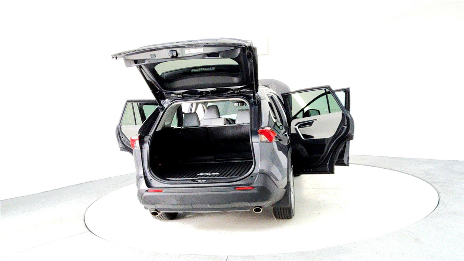 Certified 2022 Toyota RAV4 XLE Premium image 11