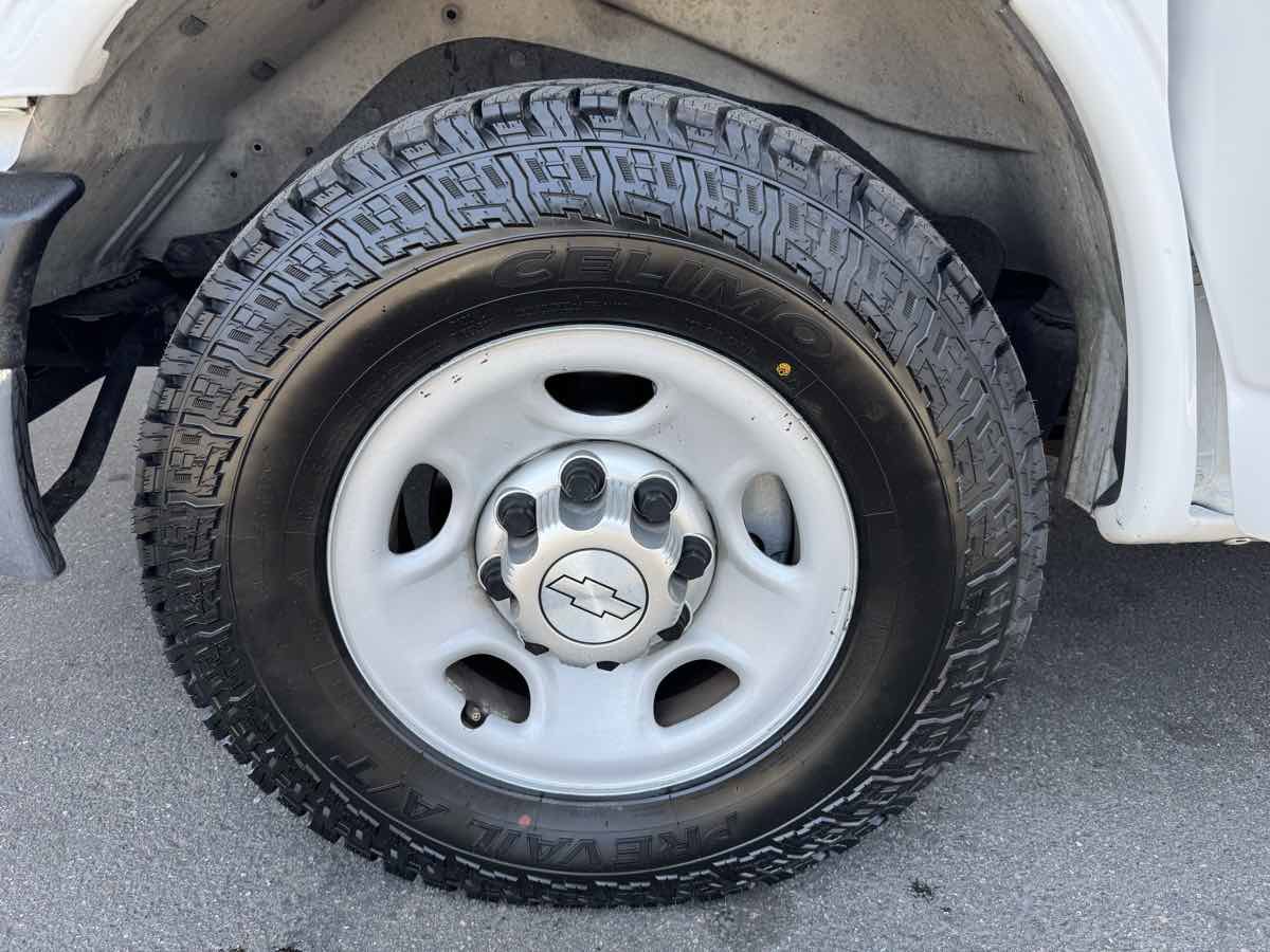 Used 2015 Chevrolet Express 3500 w/ Chrome Appearance Package image 13