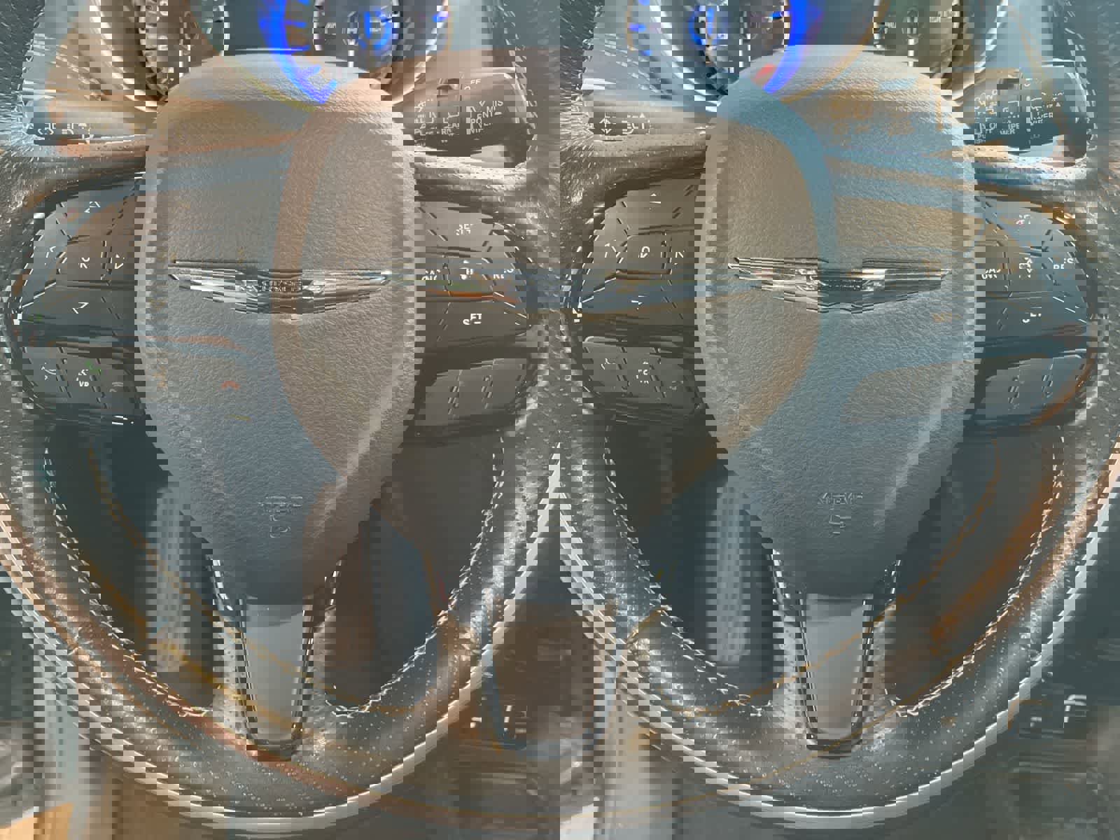 Used 2020 Chrysler Pacifica Limited w/ S Appearance Package FWD image 17