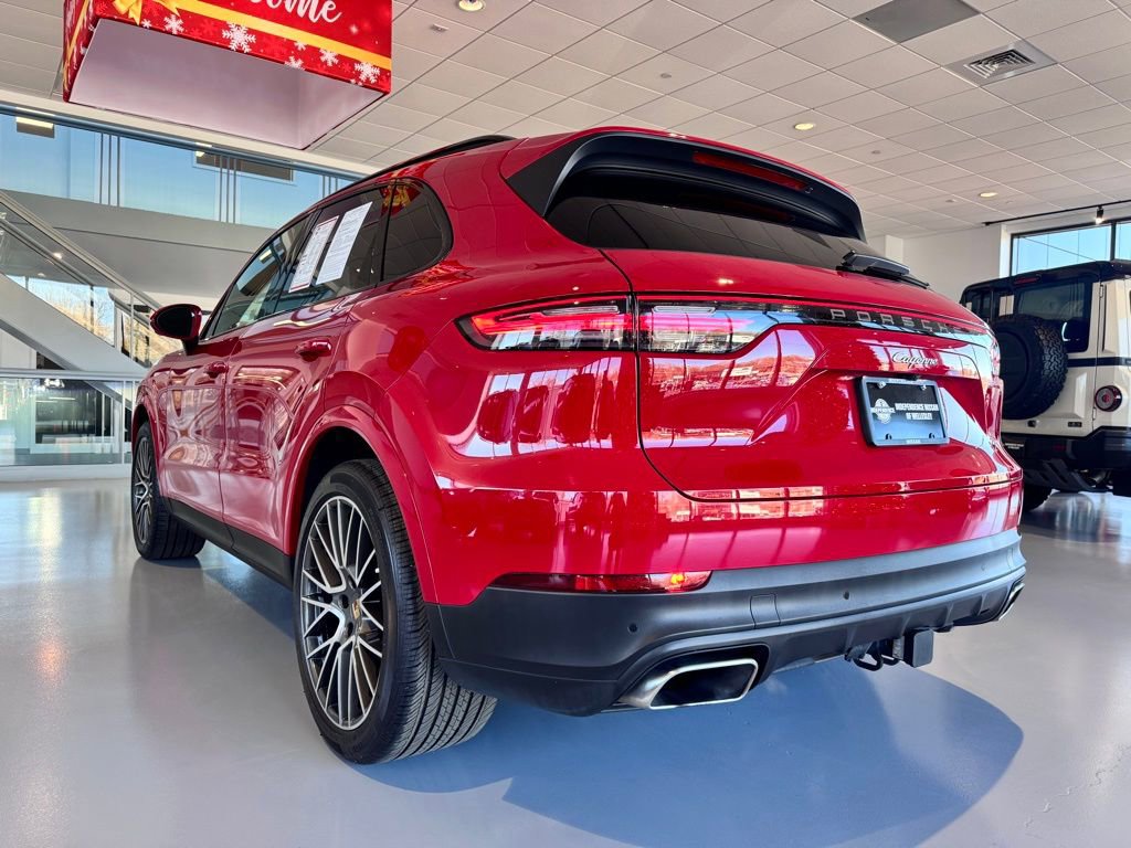 Used 2023 Porsche Cayenne Platinum Edition image 3