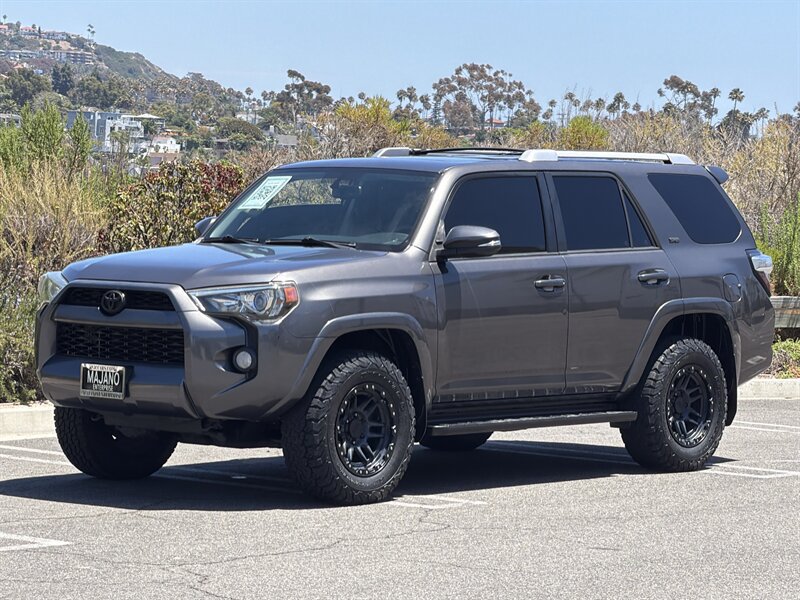 Used 2016 Toyota 4Runner SR5 Premium RWD image 2