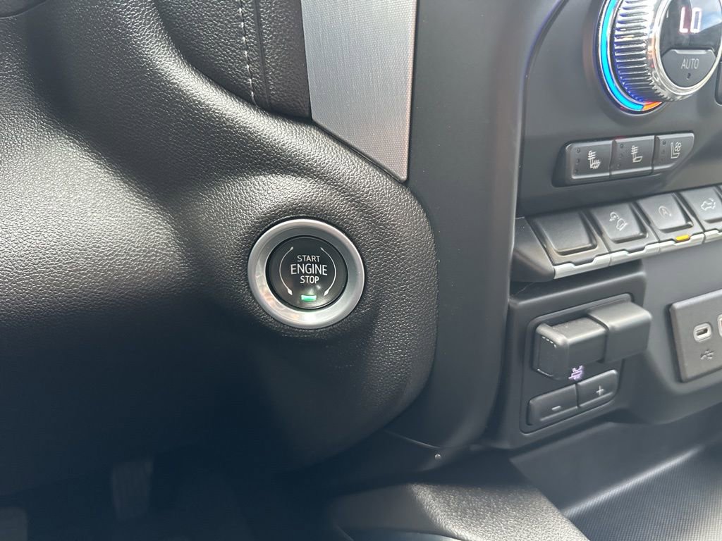 Used 2022 GMC Sierra 1500 SLT w/ SLT Premium Package image 6