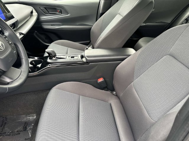 Used 2025 Toyota Prius LE FWD image 21
