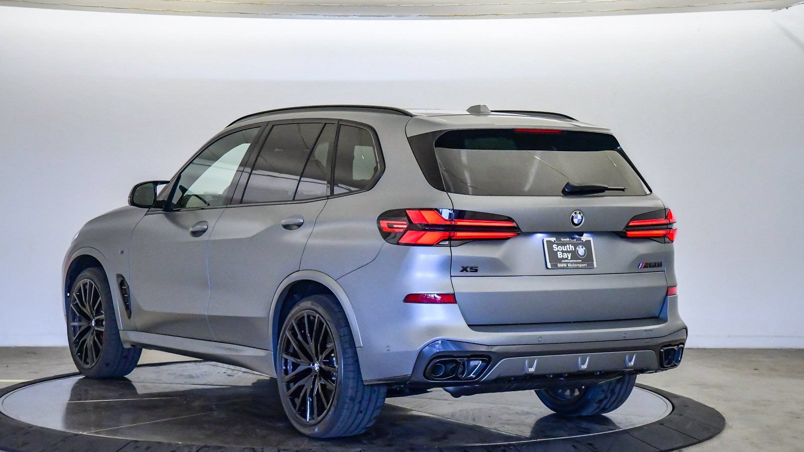 New 2026 BMW X5 M60i AWD/4WD image 2