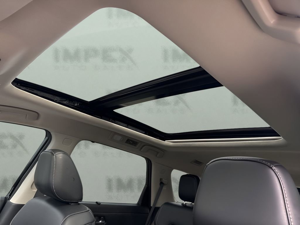 Used 2023 Nissan Pathfinder Platinum w/ Cargo Package AWD/4WD image 11