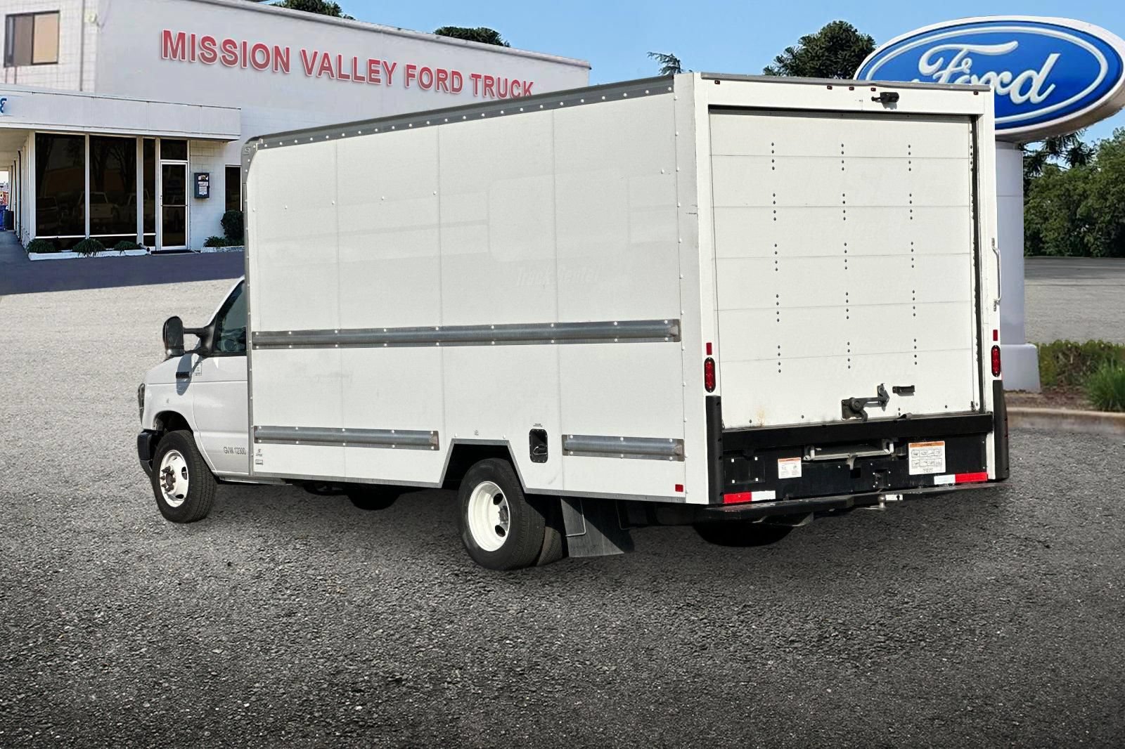 Used 2022 Ford E-350 and Econoline 350 Super Duty RWD image 6